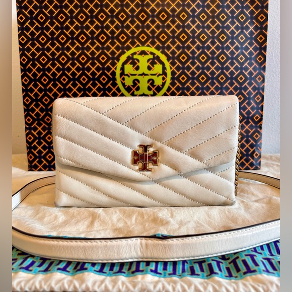 Tory Burch Handbags - Tory Burch Chevron Kira crossbody